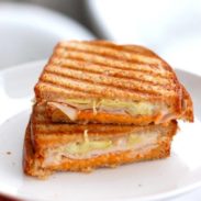 红辣椒和ArtichokePanini